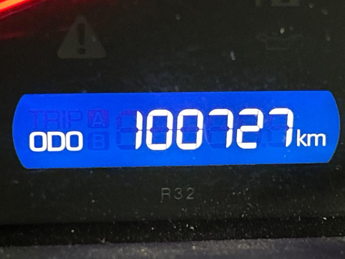 2015 Toyota Voxy DBA-ZRR80W (UW-6a0d2721da81e)[2]
