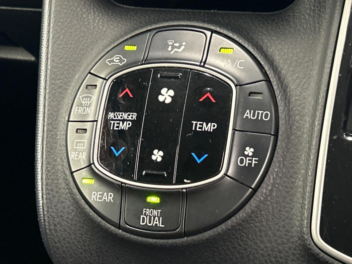 2015 Toyota Voxy DBA-ZRR80W (UW-6a0d2721da81e)[20]
