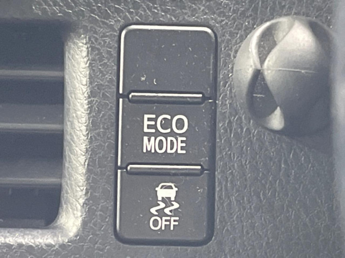 2016 Toyota Noah DBA-ZRR80G (UW-6a0d27227ff9b)[28]