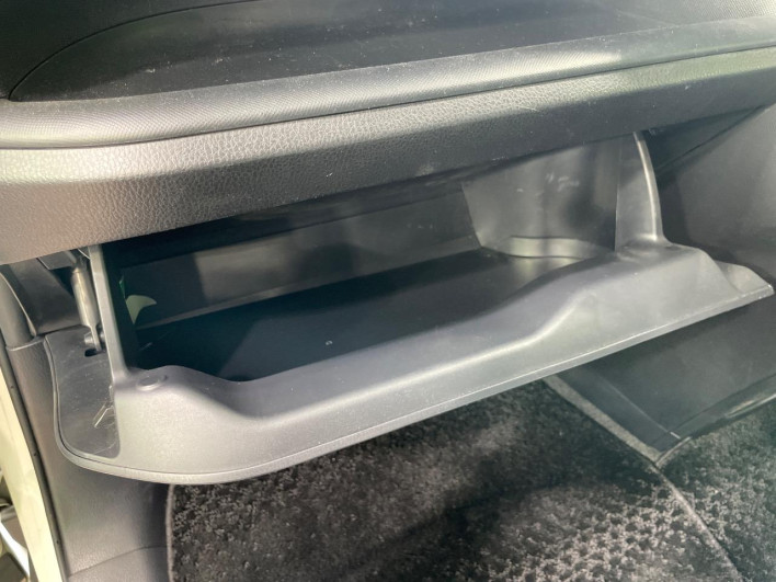 2018 Toyota Noah DBA-ZRR80W (UW-6a0d2725e9617)[7]