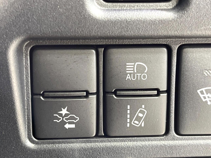 2020 Toyota Noah DBA-ZRR80W (UW-6a0d27284df10)[10]