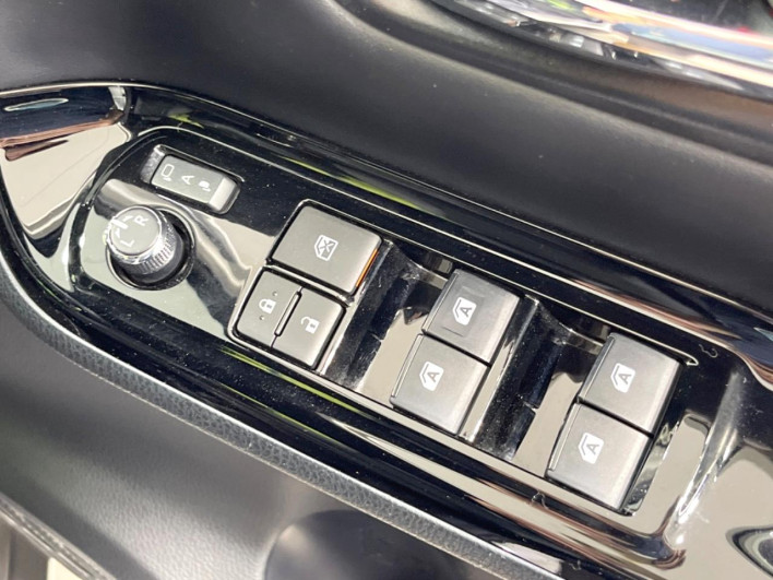 2020 Toyota Noah DBA-ZRR80W (UW-6a0d27284df10)[7]