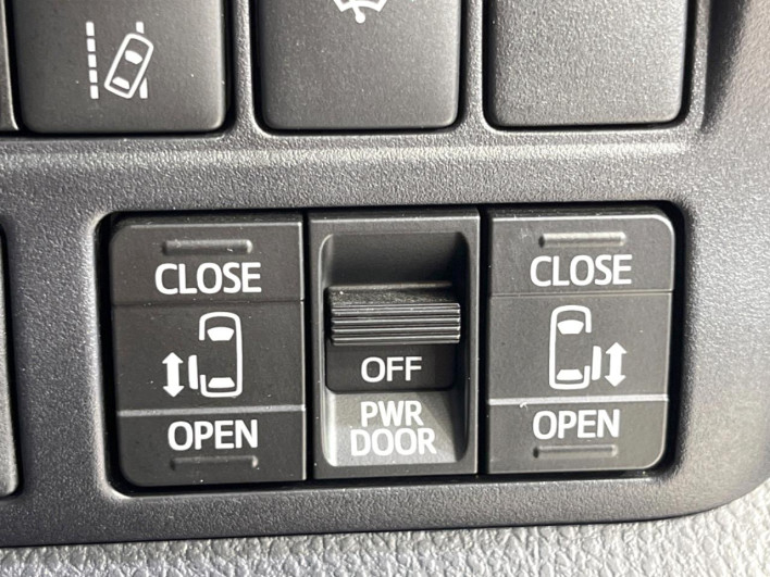 2020 Toyota Noah DBA-ZRR80W (UW-6a0d27284df10)[11]