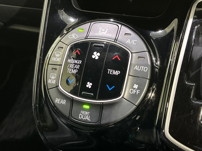 2020 Toyota Noah 3BA-ZRR85W (UW-6a0d272b06d26)[7]