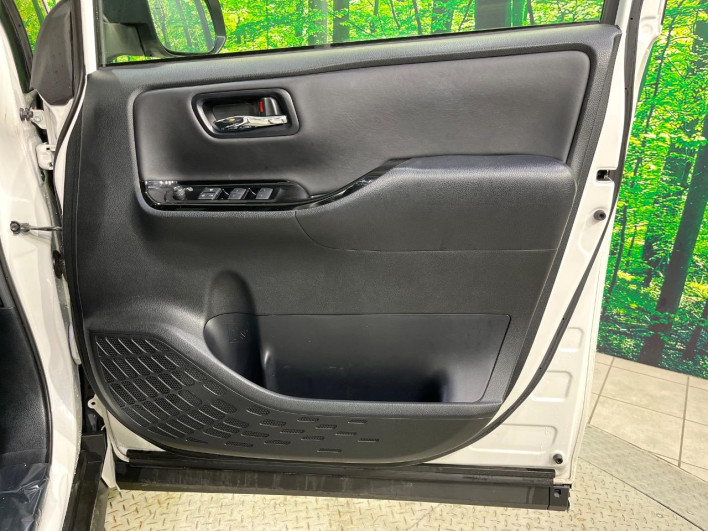 2020 Toyota Noah 3BA-ZRR85W (UW-6a0d272b06d26)[10]