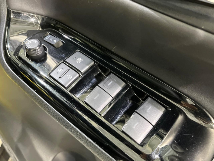 2020 Toyota Noah 3BA-ZRR85W (UW-6a0d272b06d26)[9]