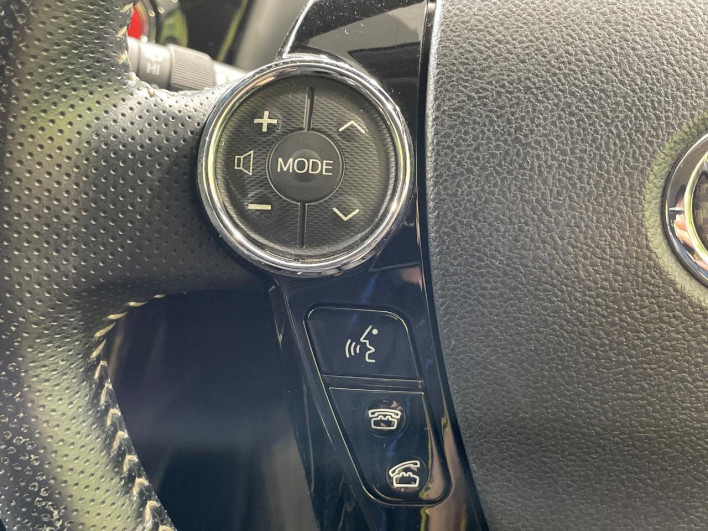 2015 Toyota Prius α DAA-ZVW41W (UW-6a0d2731d6322)[27]