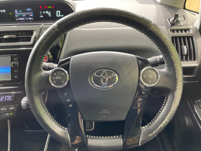 2015 Toyota Prius α DAA-ZVW41W (UW-6a0d2731d6322)[25]