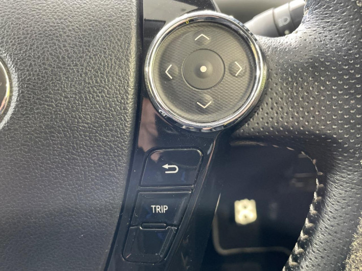 2015 Toyota Prius α DAA-ZVW41W (UW-6a0d2731d6322)[26]