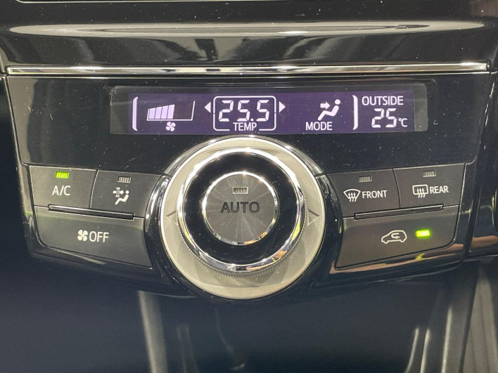 2015 Toyota Prius α DAA-ZVW41W (UW-6a0d2731d6322)[17]