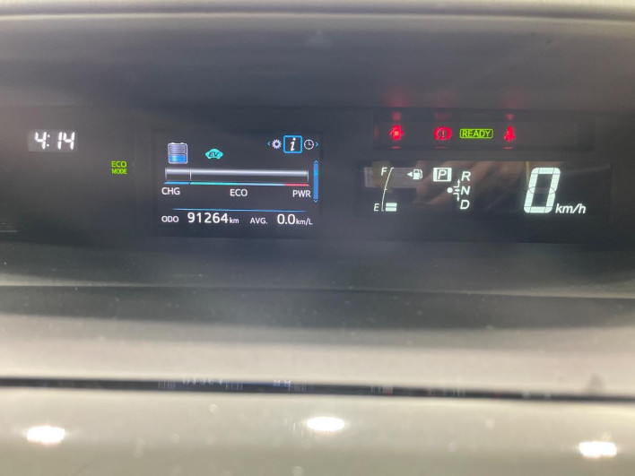 2015 Toyota Prius α DAA-ZVW41W (UW-6a0d2731d6322)[24]