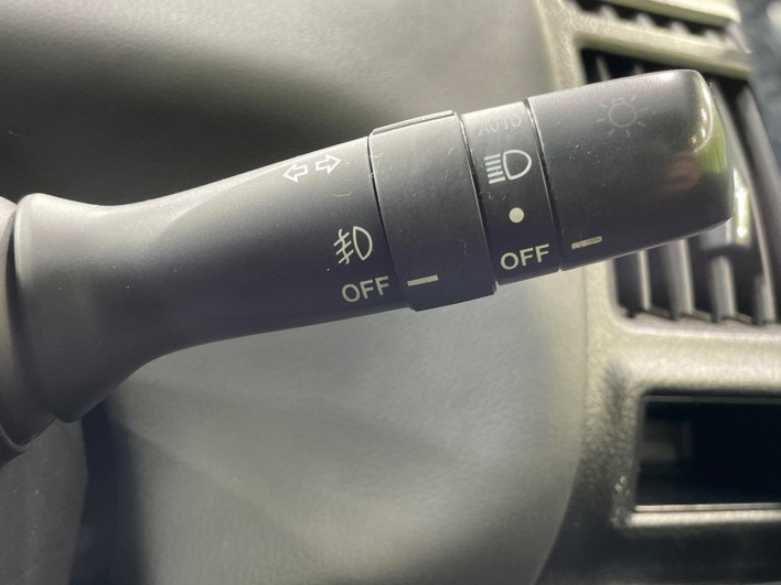 2015 Toyota Prius α DAA-ZVW41W (UW-6a0d2731d6322)[28]