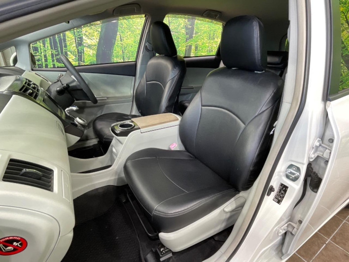 2012 Toyota Prius α DAA-ZVW41W (UW-6a0d273211602)[12]