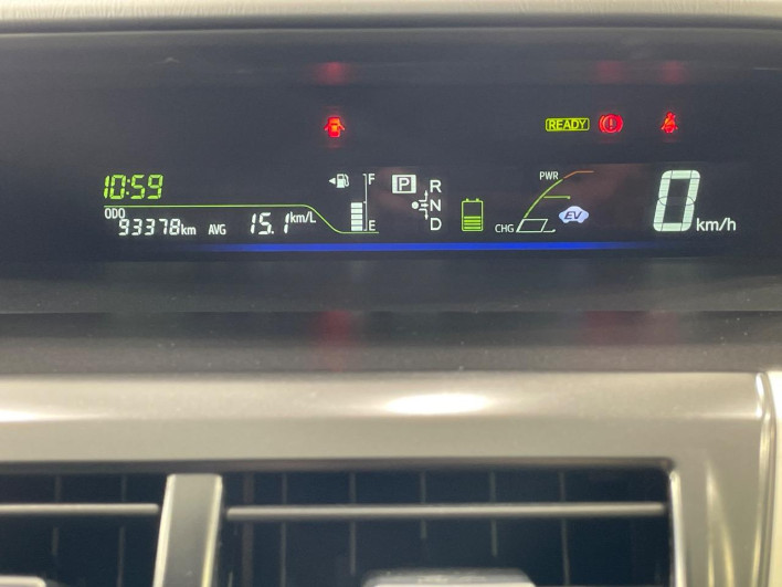 2012 Toyota Prius α DAA-ZVW41W (UW-6a0d273211602)[22]