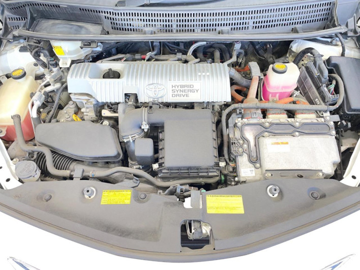 2012 Toyota Prius α DAA-ZVW41W (UW-6a0d273211602)[4]