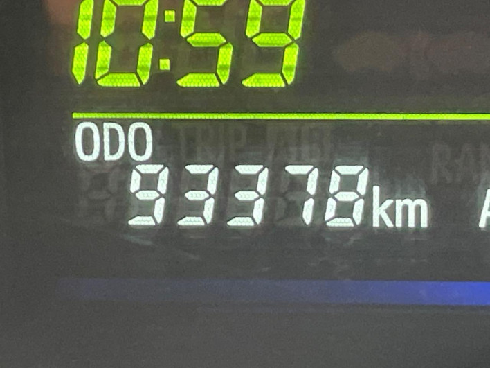 2012 Toyota Prius α DAA-ZVW41W (UW-6a0d273211602)[2]