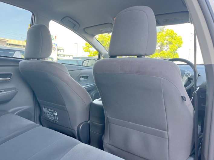 2012 Toyota Prius α DAA-ZVW41W (UW-6a0d27323696e)[23]