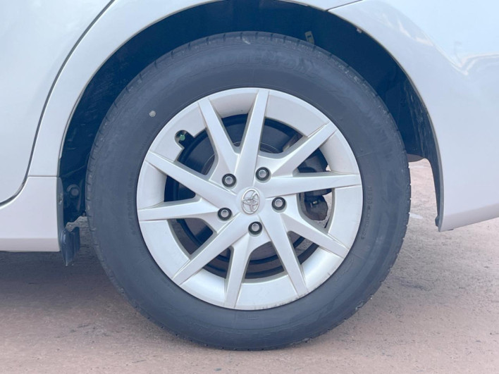 2012 Toyota Prius α DAA-ZVW41W (UW-6a0d27323696e)[5]