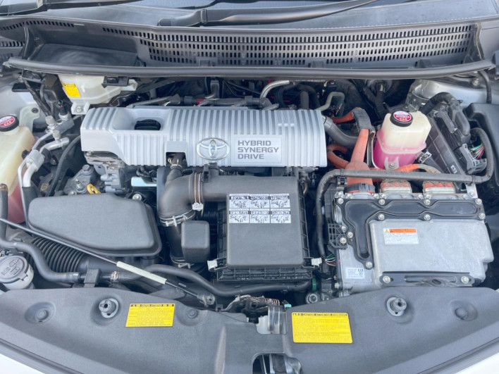 2012 Toyota Prius α DAA-ZVW41W (UW-6a0d27323696e)[4]
