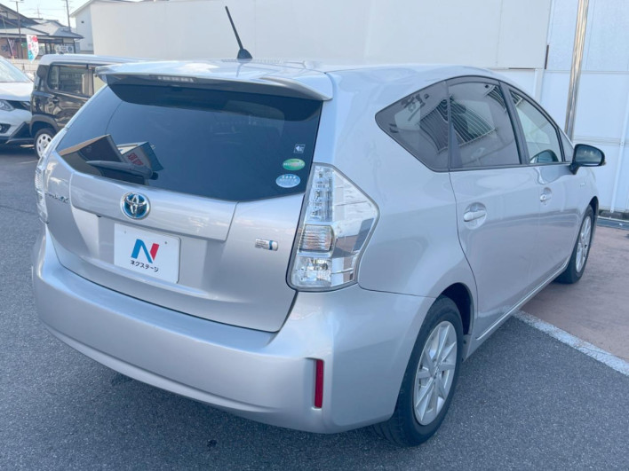 2012 Toyota Prius α DAA-ZVW41W (UW-6a0d27323696e)[29]