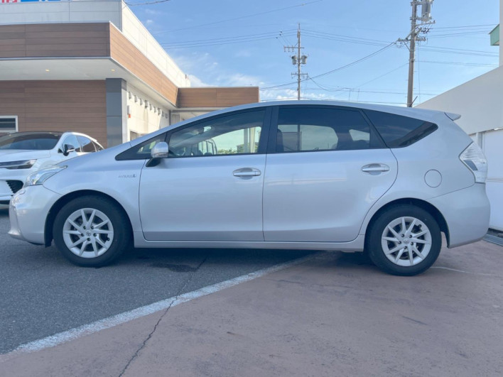 2012 Toyota Prius α DAA-ZVW41W (UW-6a0d27323696e)[13]