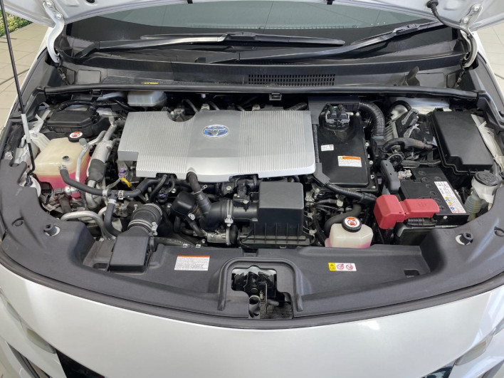 2017 Toyota Prius PHV DLA-ZVW52 (UW-6a0d273ae4047)[4]