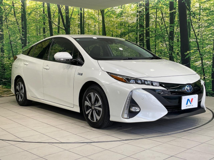 2017 Toyota Prius PHV DLA-ZVW52 (UW-6a0d273ae4047)[15]