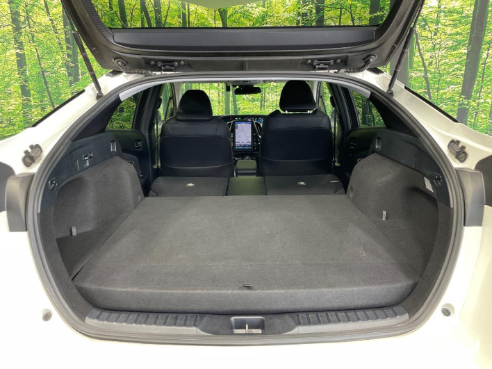 2017 Toyota Prius PHV DLA-ZVW52 (UW-6a0d273ae4047)[26]