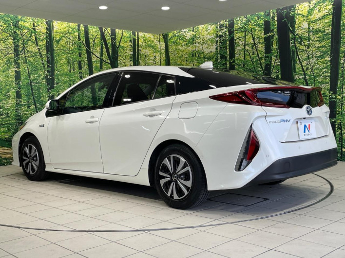 2017 Toyota Prius PHV DLA-ZVW52 (UW-6a0d273ae4047)[19]