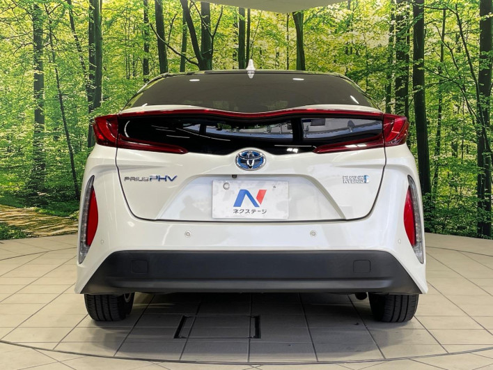 2017 Toyota Prius PHV DLA-ZVW52 (UW-6a0d273ae4047)[18]