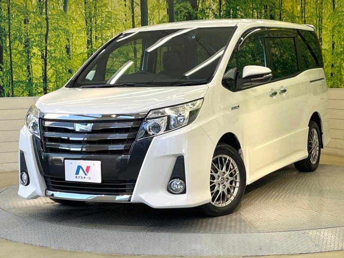 2017 Toyota Noah DAA-ZWR80W (UW-6a0d27408558a)[0]