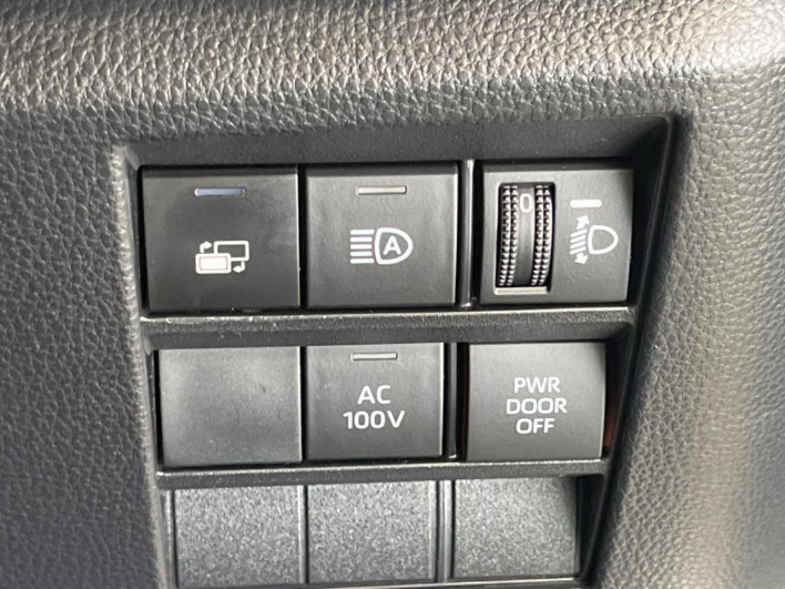 2023 Toyota Noah 6AA-ZWR90W (UW-6a0d274544165)[7]