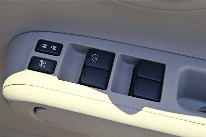 2016 Nissan Cube DBA-Z12 (UW-6a0e6816cb82f)[18]