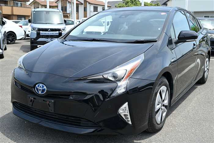 2017 Toyota Prius DAA-ZVW51 (UW-6a0e681a364dd)[0]