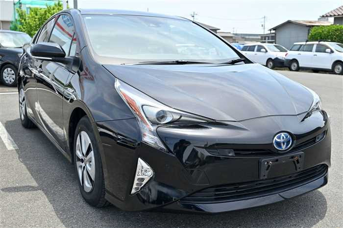 2017 Toyota Prius DAA-ZVW51 (UW-6a0e681a364dd)[2]