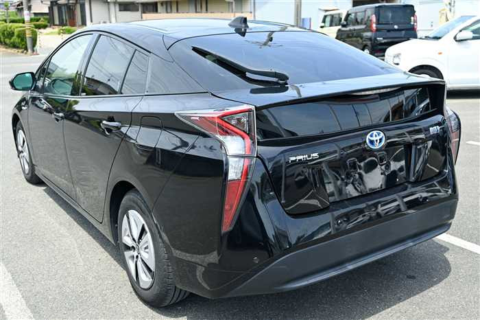 2017 Toyota Prius DAA-ZVW51 (UW-6a0e681a364dd)[3]