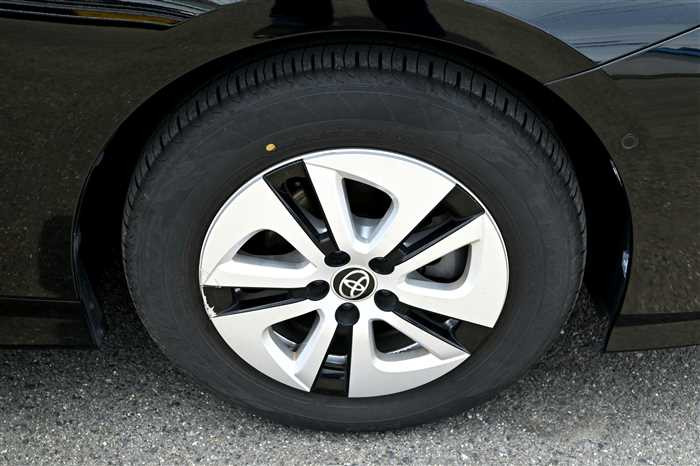 2017 Toyota Prius DAA-ZVW51 (UW-6a0e681a364dd)[8]