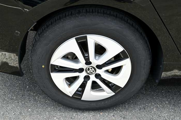 2017 Toyota Prius DAA-ZVW51 (UW-6a0e681a364dd)[9]