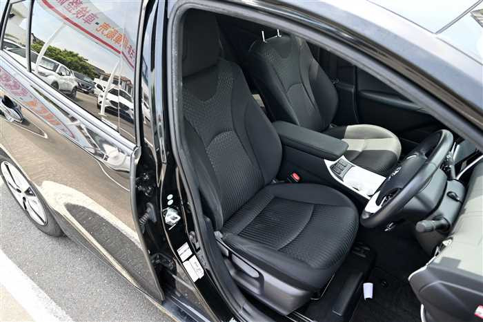 2017 Toyota Prius DAA-ZVW51 (UW-6a0e681a364dd)[11]