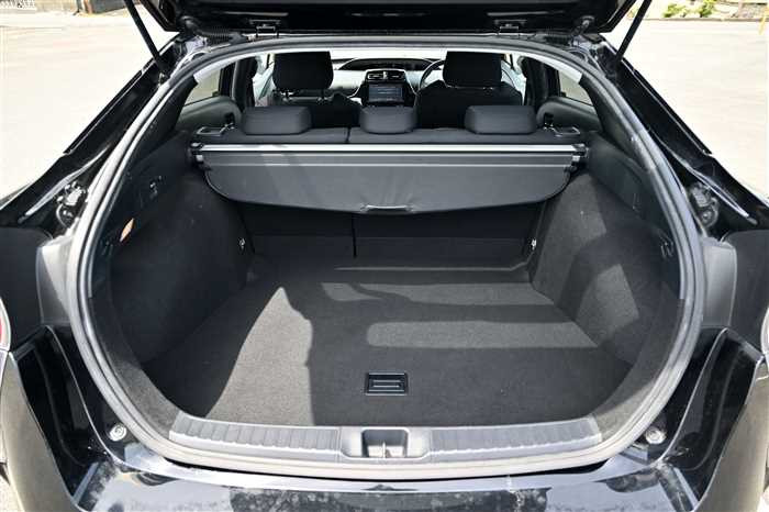 2017 Toyota Prius DAA-ZVW51 (UW-6a0e681a364dd)[14]