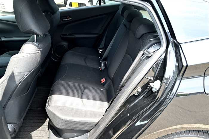 2017 Toyota Prius DAA-ZVW51 (UW-6a0e681a364dd)[16]