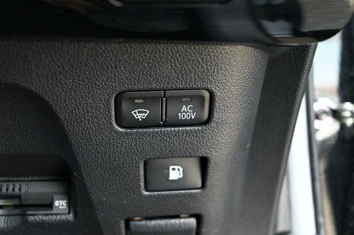 2017 Toyota Prius DAA-ZVW51 (UW-6a0e681a364dd)[19]