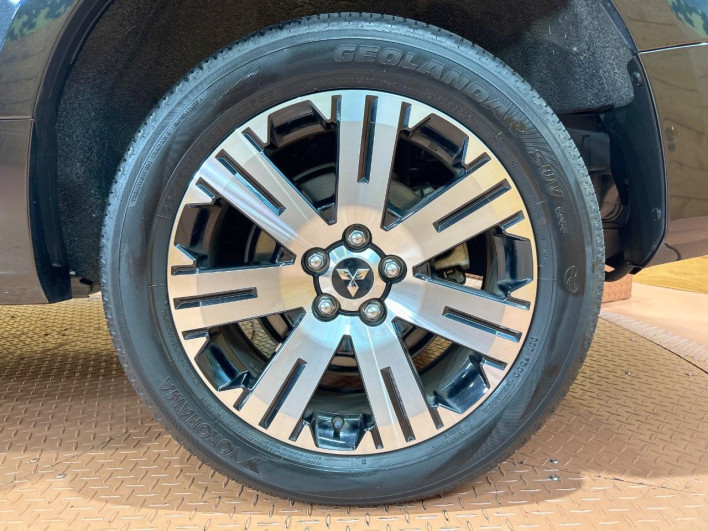 2023 Mitsubishi Delica D:5 3DA-CV1W (UW-6a0e75c2e3885)[6]
