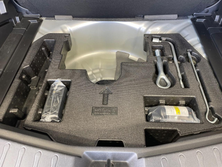 2018 Nissan Note DBA-E12 (UW-6a0e75cabf479)[13]