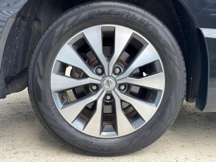 2017 Nissan Serena DAA-GFC27 (UW-6a0e75d43428f)[8]