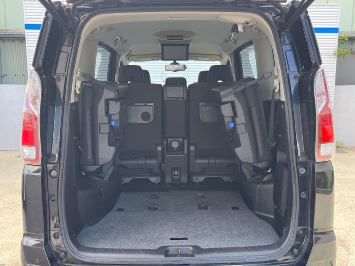 2017 Nissan Serena DAA-GFC27 (UW-6a0e75d43428f)[29]