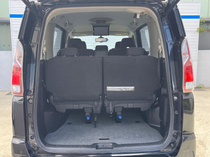 2017 Nissan Serena DAA-GFC27 (UW-6a0e75d43428f)[28]
