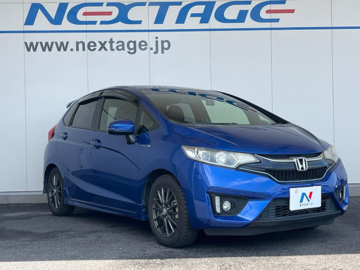 2016 Honda Fit Hybrid DAA-GP5 (UW-6a0e75dca0836)[12]