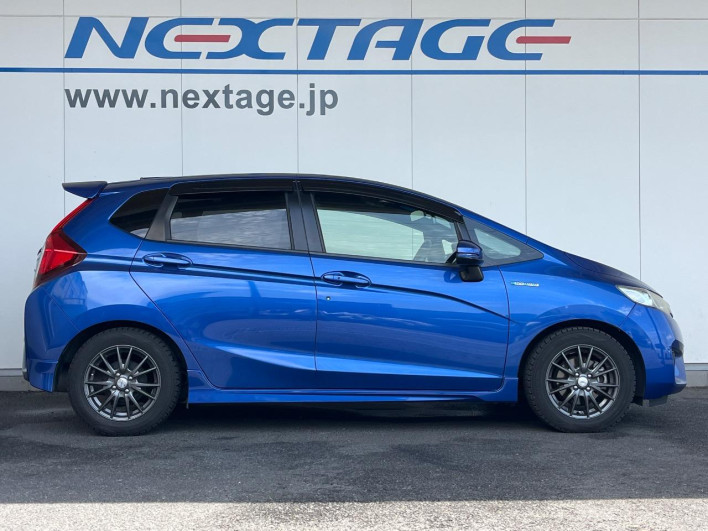 2016 Honda Fit Hybrid DAA-GP5 (UW-6a0e75dca0836)[13]