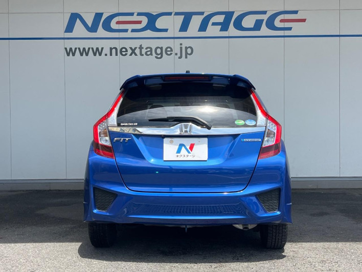 2016 Honda Fit Hybrid DAA-GP5 (UW-6a0e75dca0836)[18]